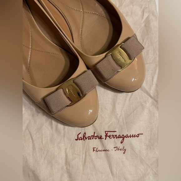 SOLD Salvatore Ferragamo Varina Patent Leather Ballet Flats Amaretti 8B narrow - Picture 2 of 13